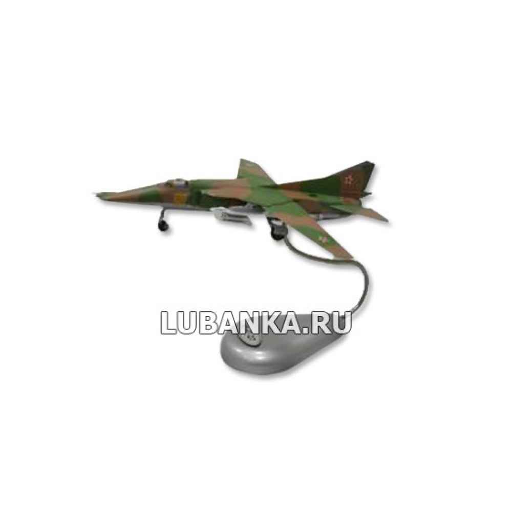 Модель самолёта «Миг-27» в масштабе 1:72